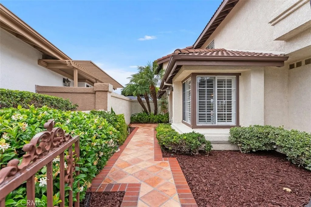 27515 Paseo Toluca
