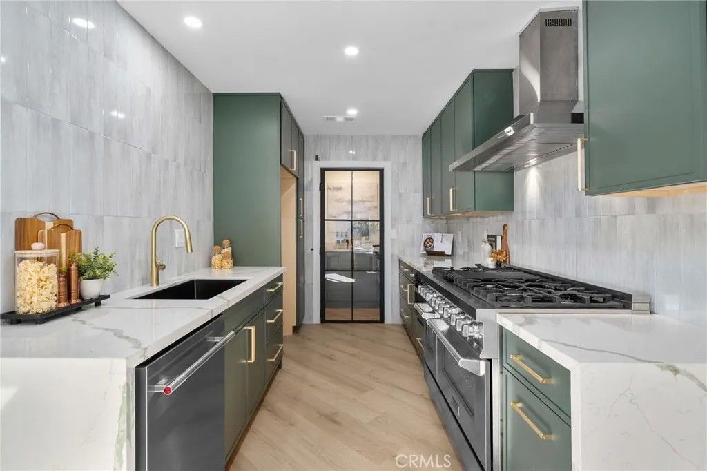 Photo of 17381 Meer Cir, Huntington Beach, CA 92647 (MLS # IG25268978)