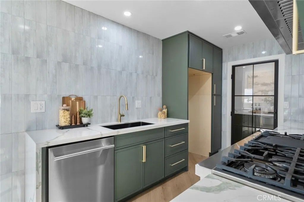 Photo of 17381 Meer Cir, Huntington Beach, CA 92647 (MLS # IG25268978)