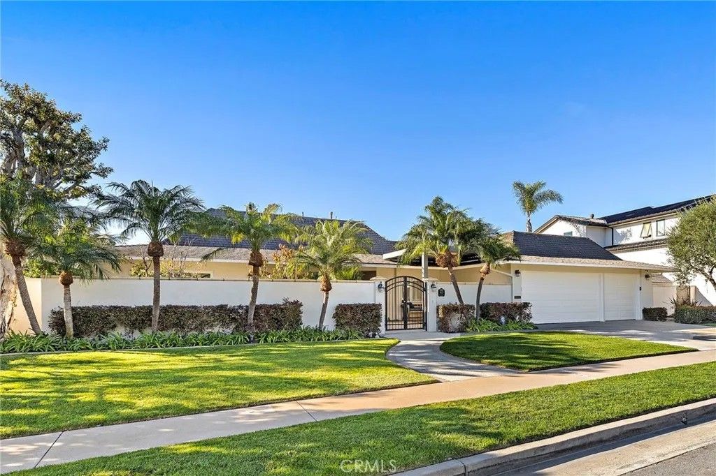 Photo of 1423 Santiago Drive, Newport Beach, CA 92660 (MLS # NP26003068)