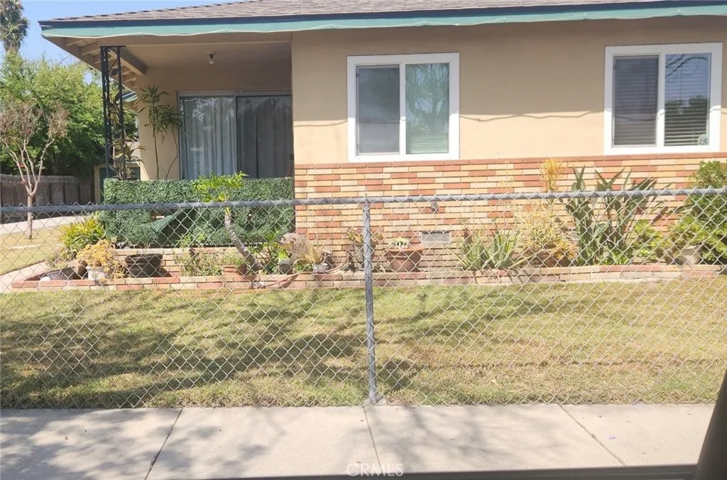8977 Bryson Avenue