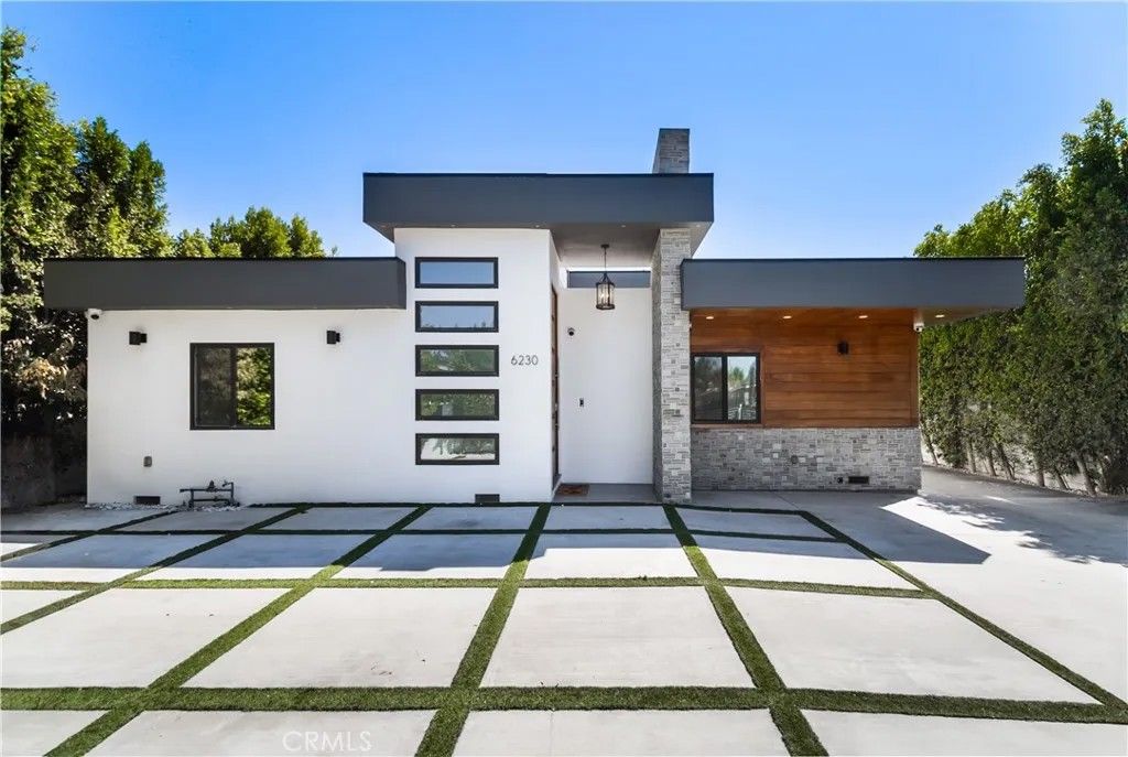 Photo of 6230 Beeman Avenue, North Hollywood, CA 91606 (MLS # SR25239750)