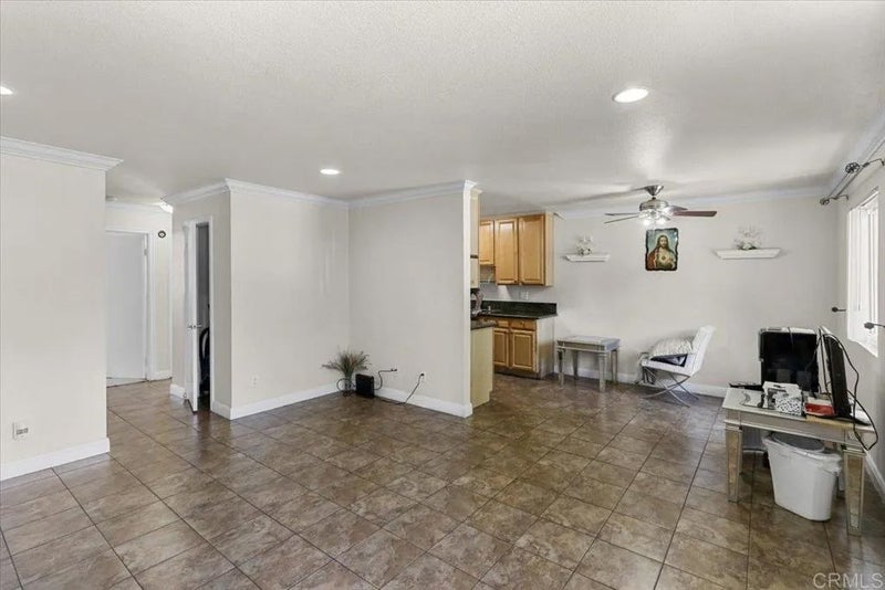 390 N 1st St 23