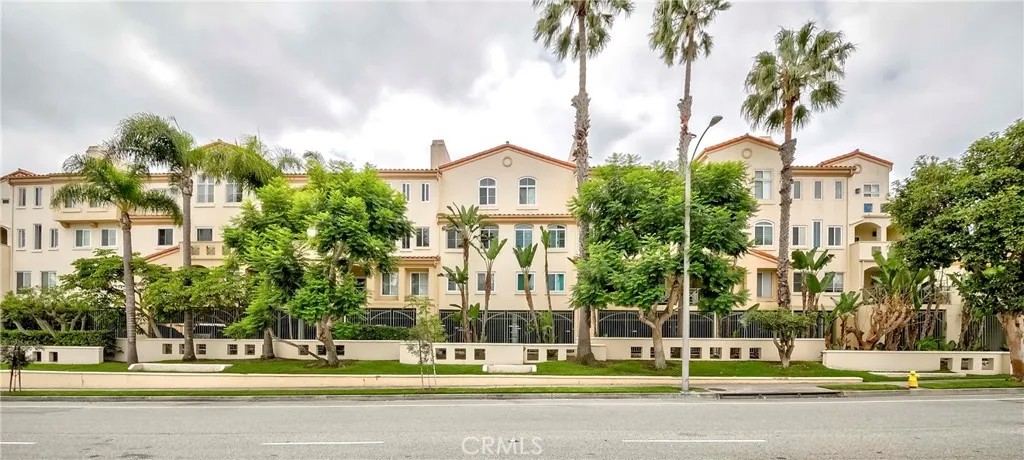 5500 Torrance Boulevard A304