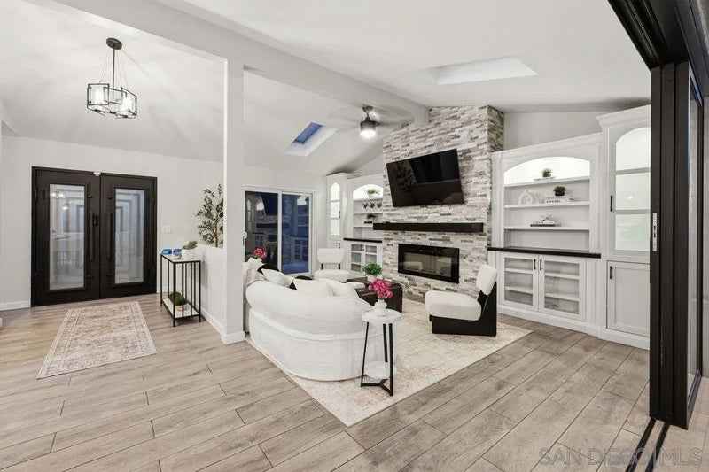 6217 Boulder Lake