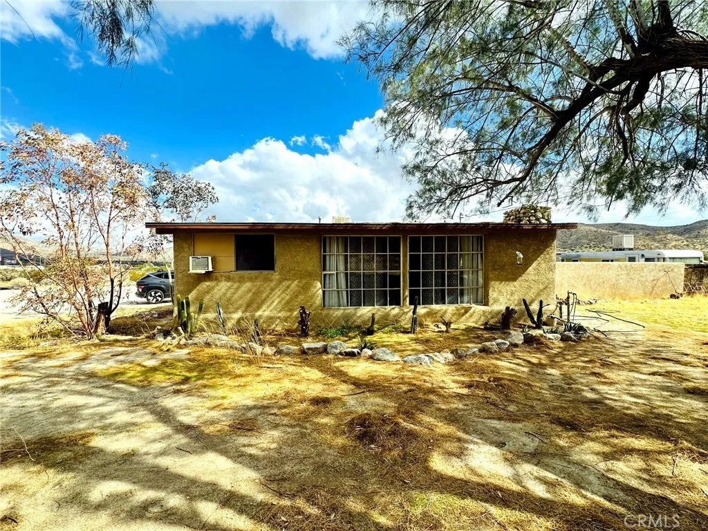 Photo of 9717 Lanning LN, Morongo Valley, CA 92256 (MLS # SW26230063)