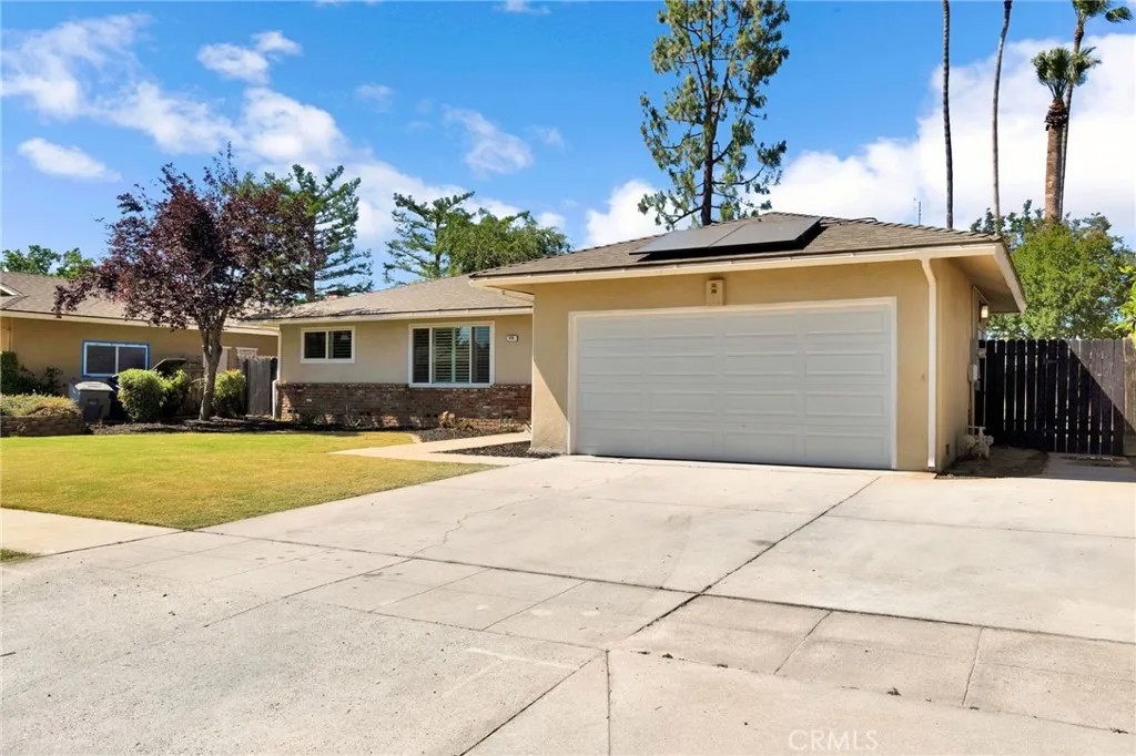 474 E Escalon