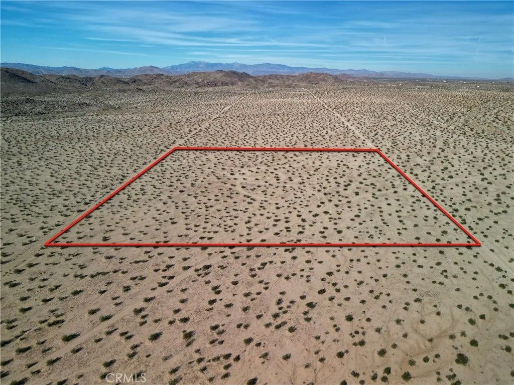 Photo of 63305 Ranier Rd, Joshua Tree, CA 92252 (MLS # HD25248761)