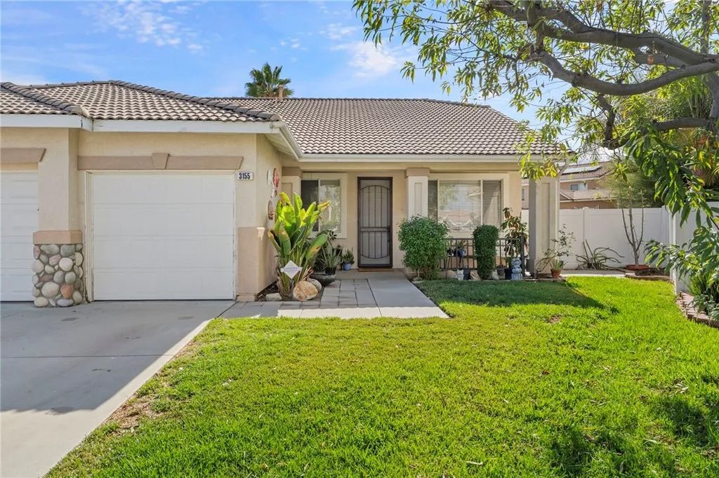 Photo of 3155 Shipley Pl, Hemet, CA 92545 (MLS # CV25271882)