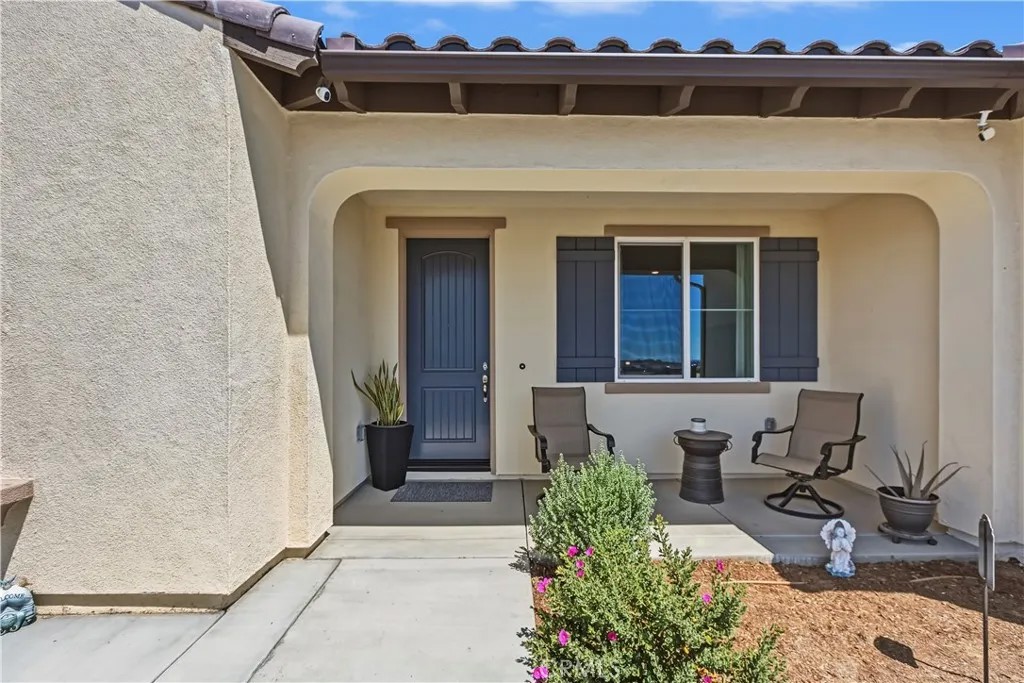 1560 Foothill Drive