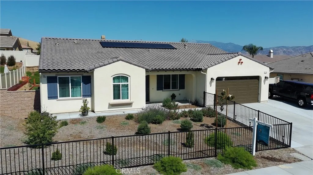 1560 Foothill Drive