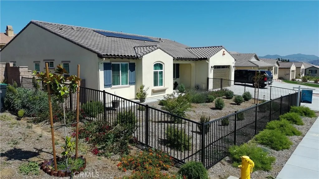 1560 Foothill Drive