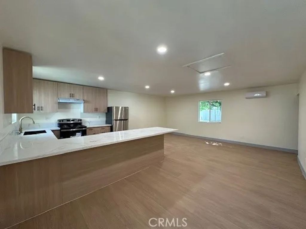 Photo of 7227 Forbes Ave, Van Nuys, CA 91406 (MLS # SR26087633)