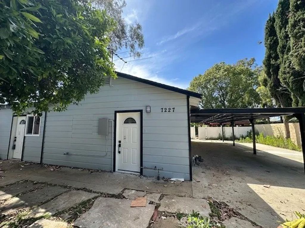 Photo of 7227 Forbes Ave, Van Nuys, CA 91406 (MLS # SR26087633)
