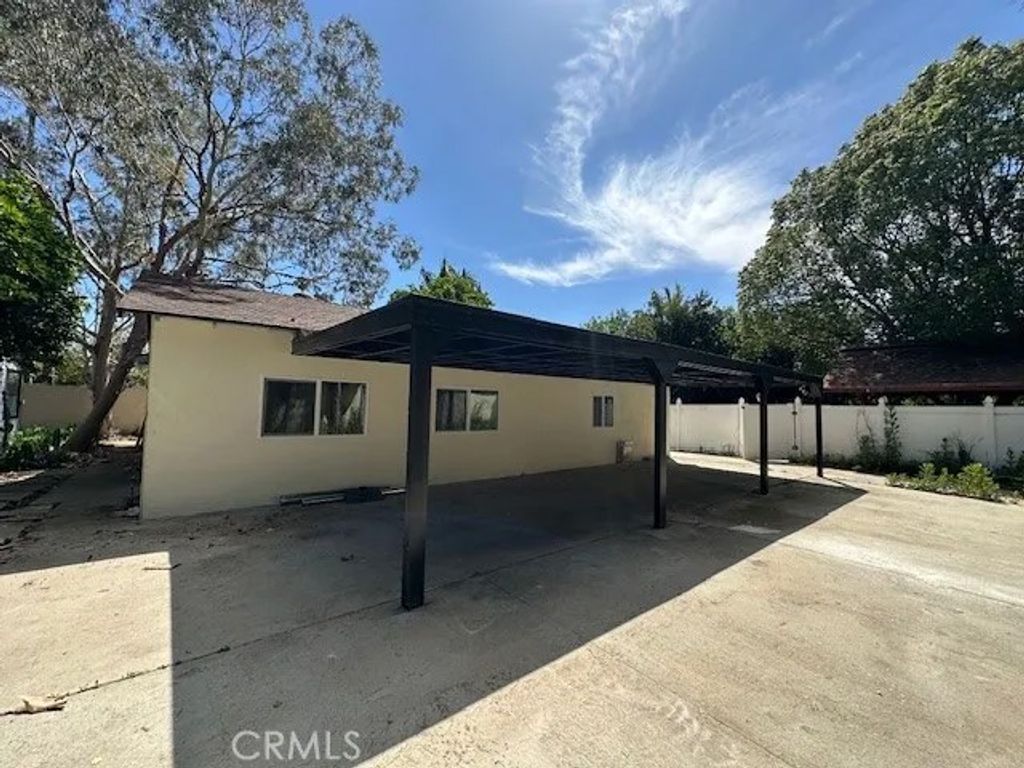 Photo of 7227 Forbes Ave, Van Nuys, CA 91406 (MLS # SR26087633)