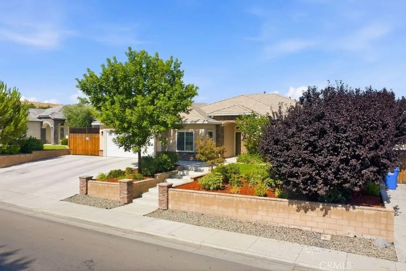 405 Hillard