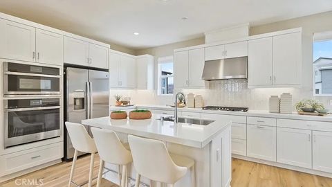 27537 Grand Fir Way Valencia CA 91381