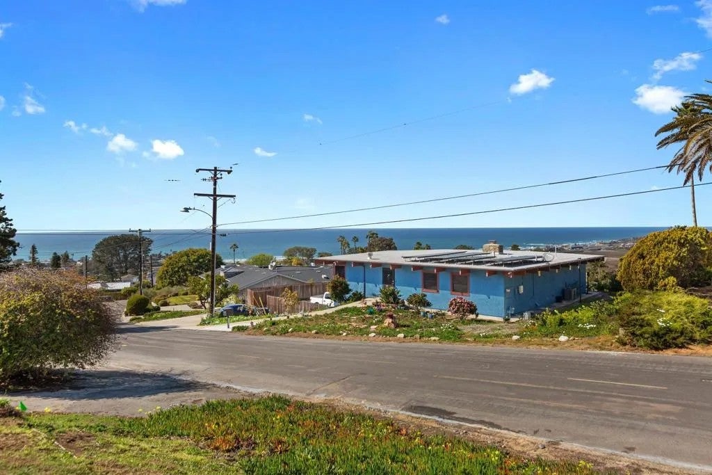 Photo of 513 Canyon Drive, Solana Beach, CA 92075 (MLS # NDP2608446)