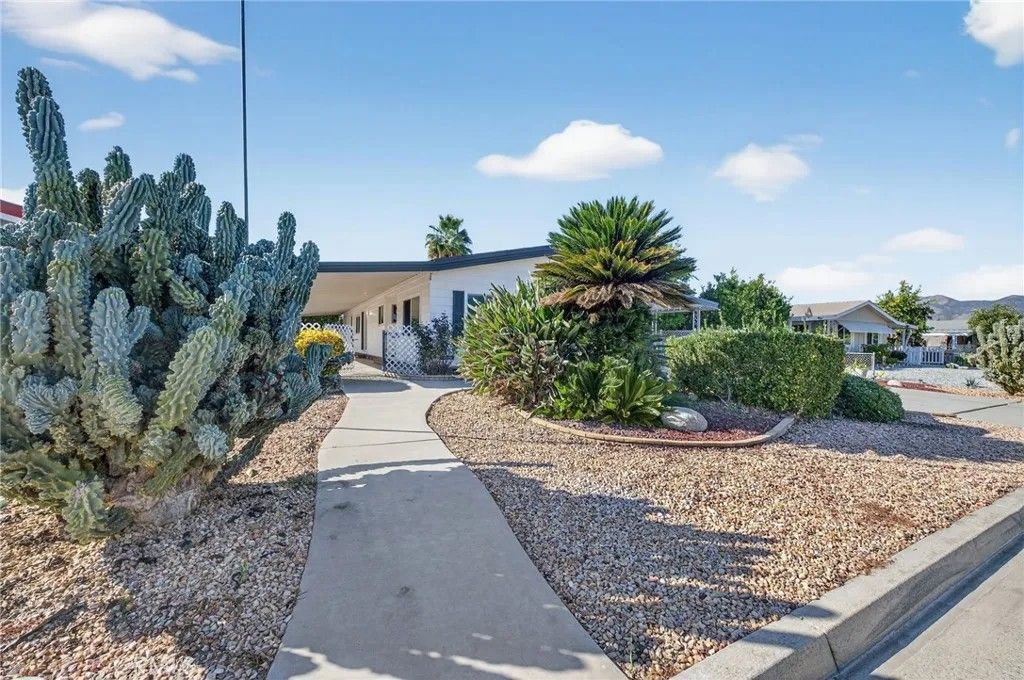 Photo of 25139 W Posey, Hemet, CA 92544 (MLS # SW26068758)