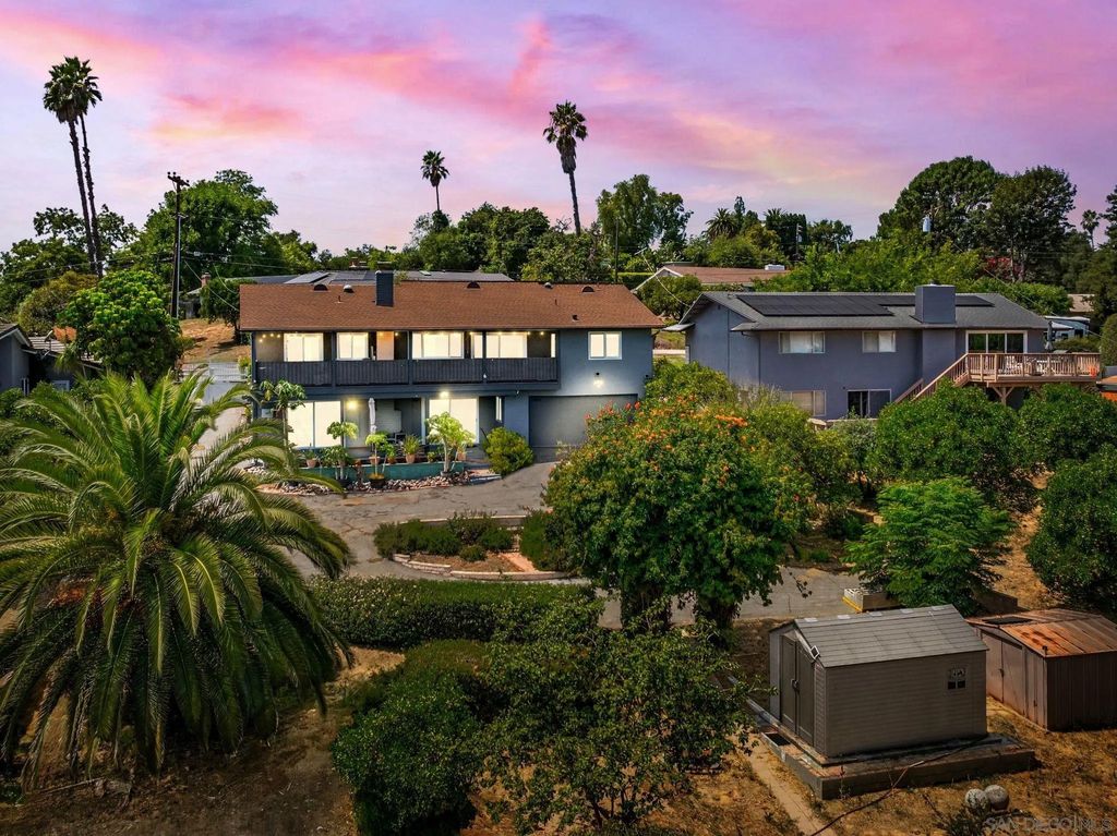 Photo of 1958 Lejos Dr, Escondido, CA 92025 (MLS # 250040941)