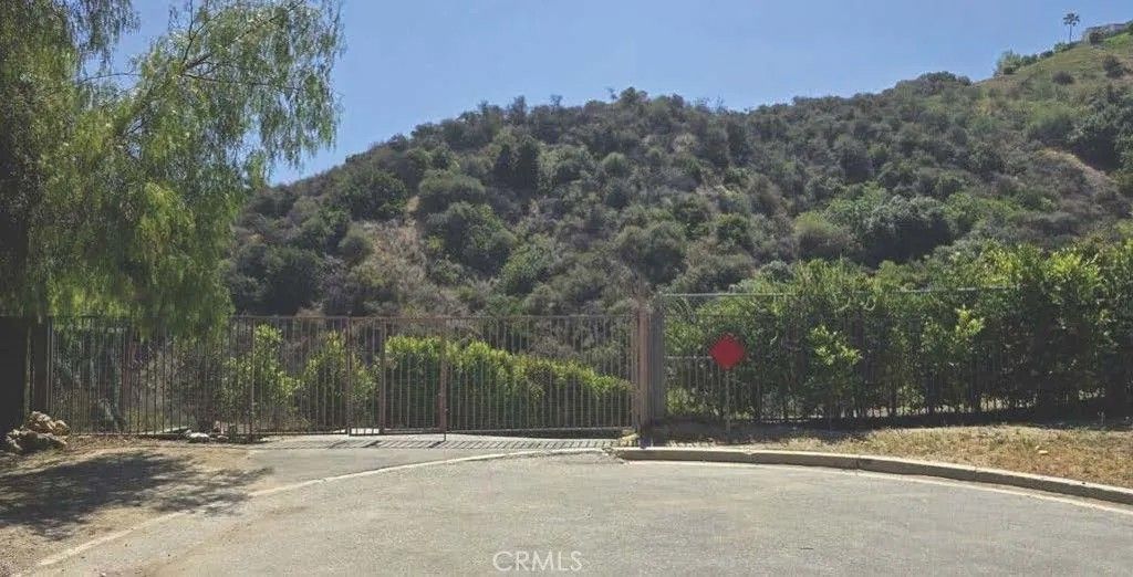 Photo of 3 ambar, Woodland Hills, CA 91364 (MLS # SR25261512)