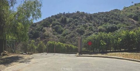 3 ambar Woodland Hills CA 91364