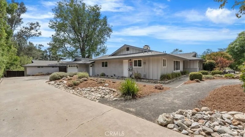 938 E Pomello Drive