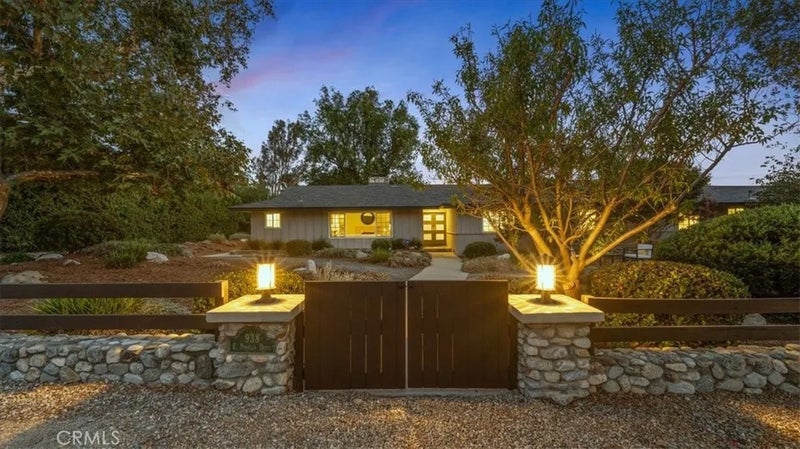 938 E Pomello Drive
