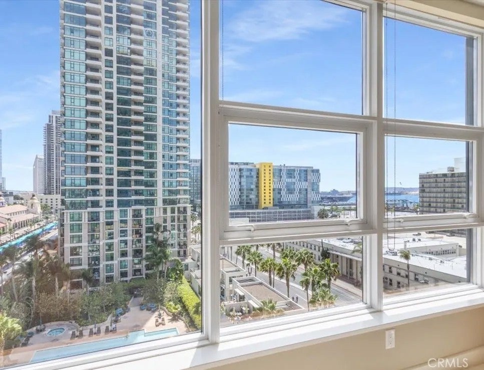 1325 Pacific Highway 1003