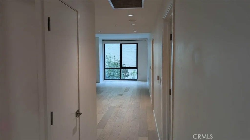 Photo of 400 S Broadway #922, Los Angeles, CA 90013 (MLS # CV26052322)
