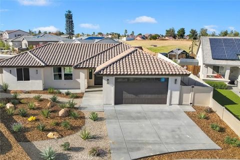Photo of 16618 Country Ranch Court, Victorville, CA 92392 (MLS # IG25273165)