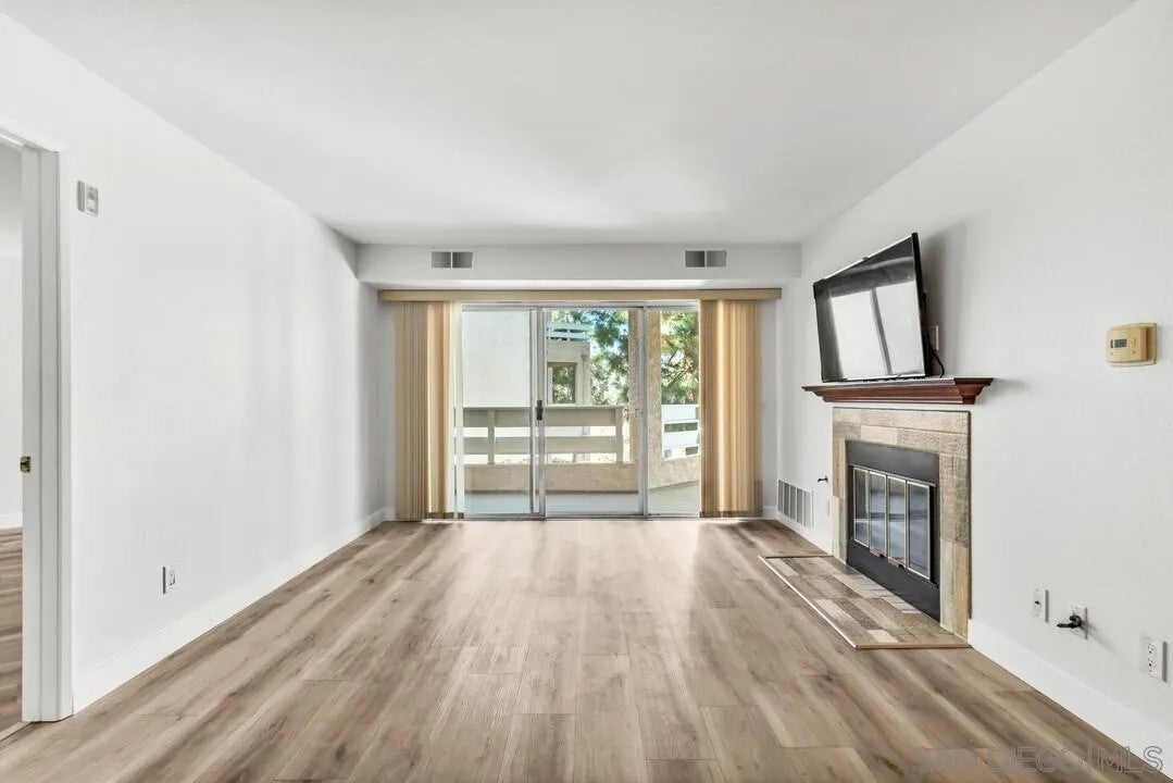 7247 Camino Degrazia # 43
