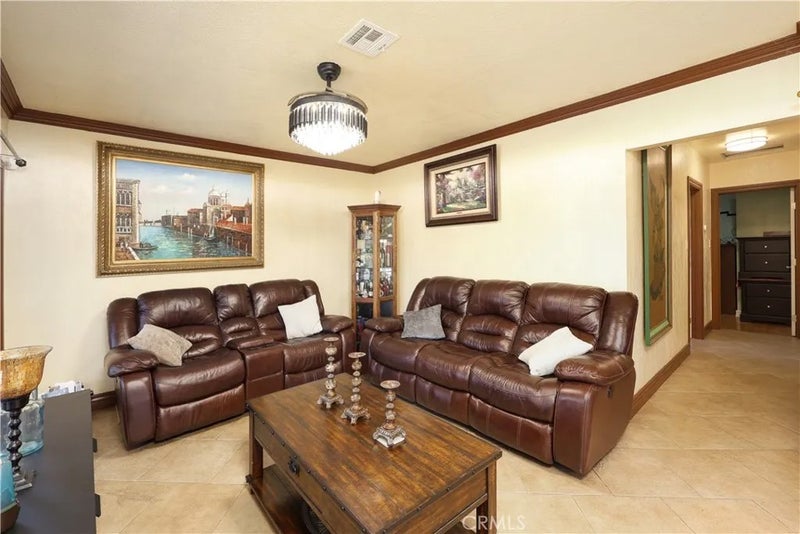 1307 S Cliveden