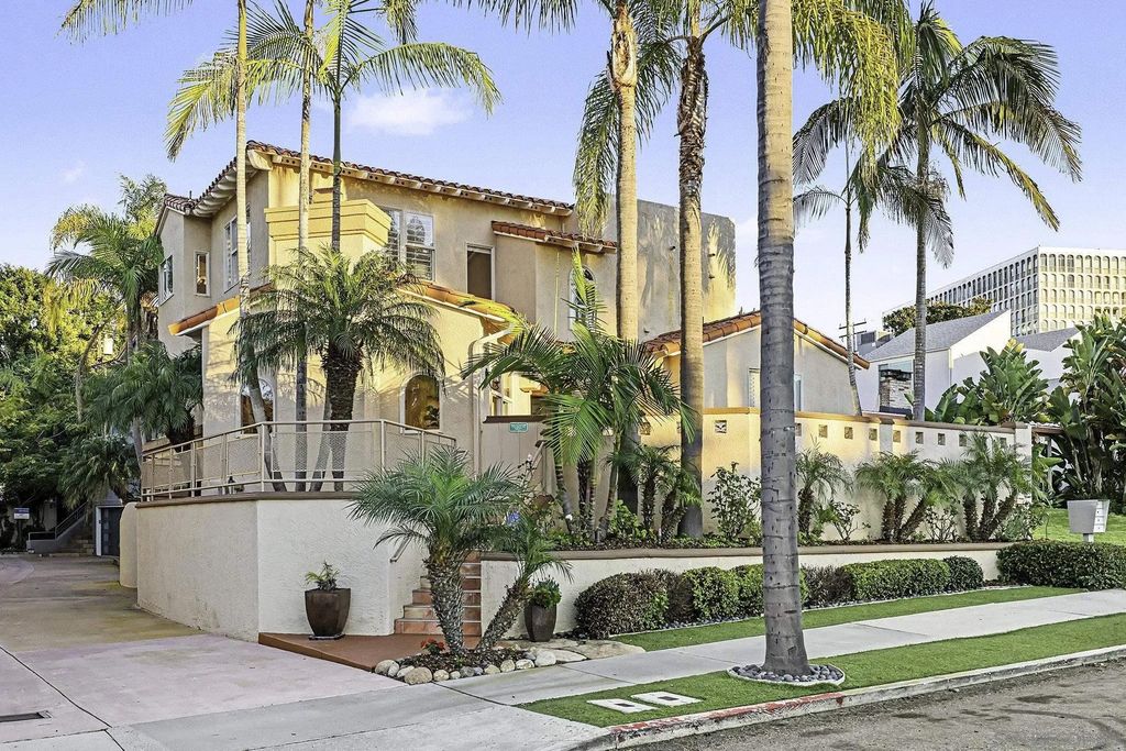 Photo of 7355 Fay Avenue, La Jolla, CA 92037 (MLS # 2600897)