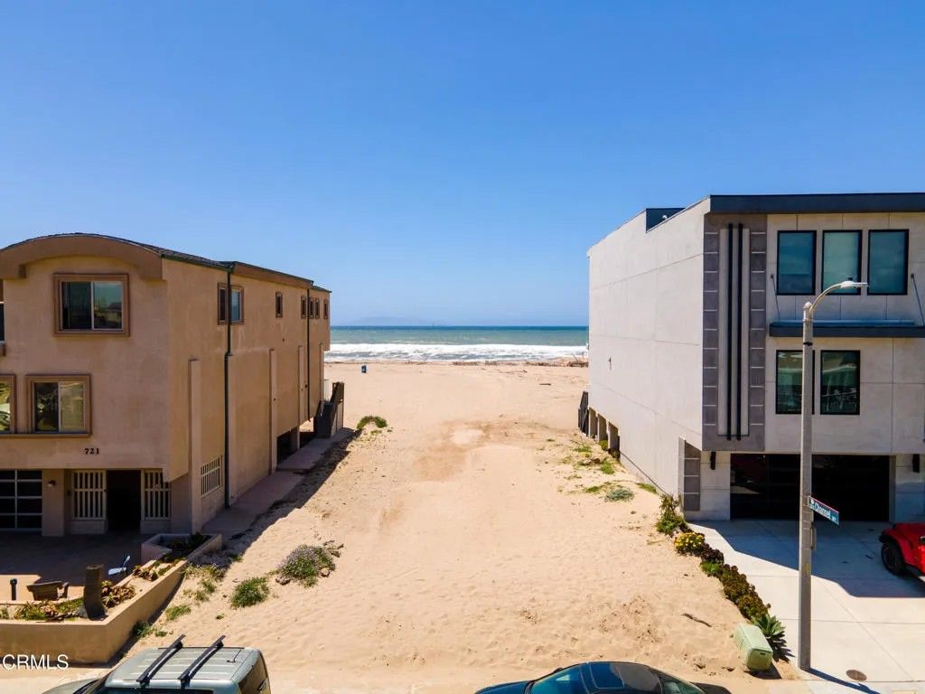 Photo of 711 Mandalay Beach, Oxnard, CA 93035 (MLS # V1-36709)