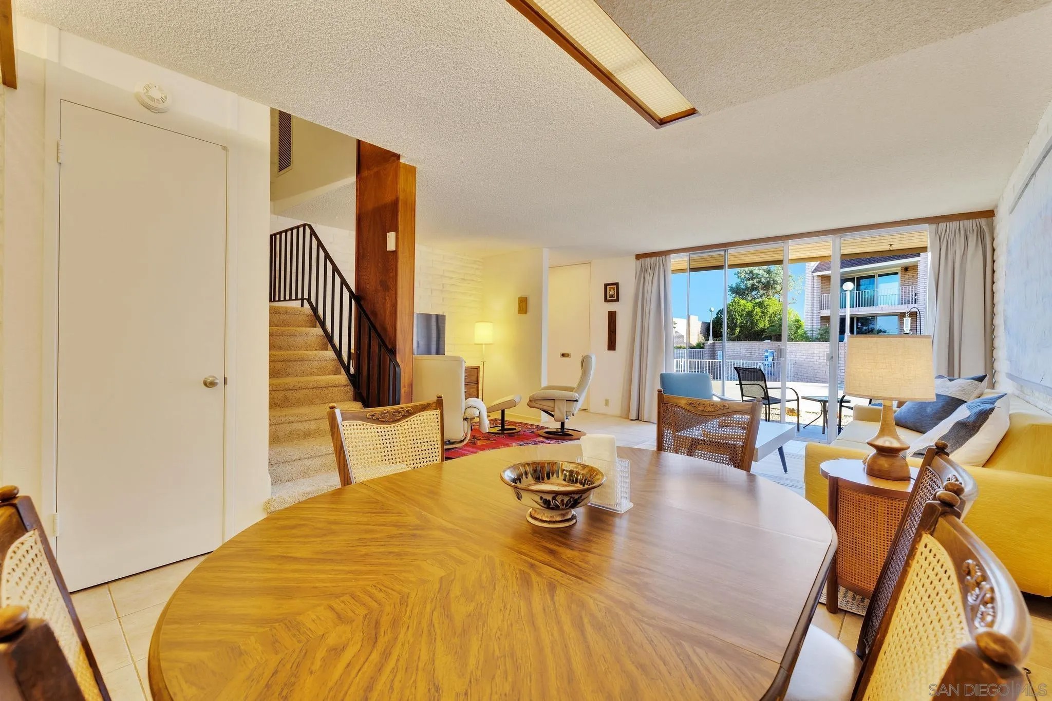 549 Palm Canyon 23