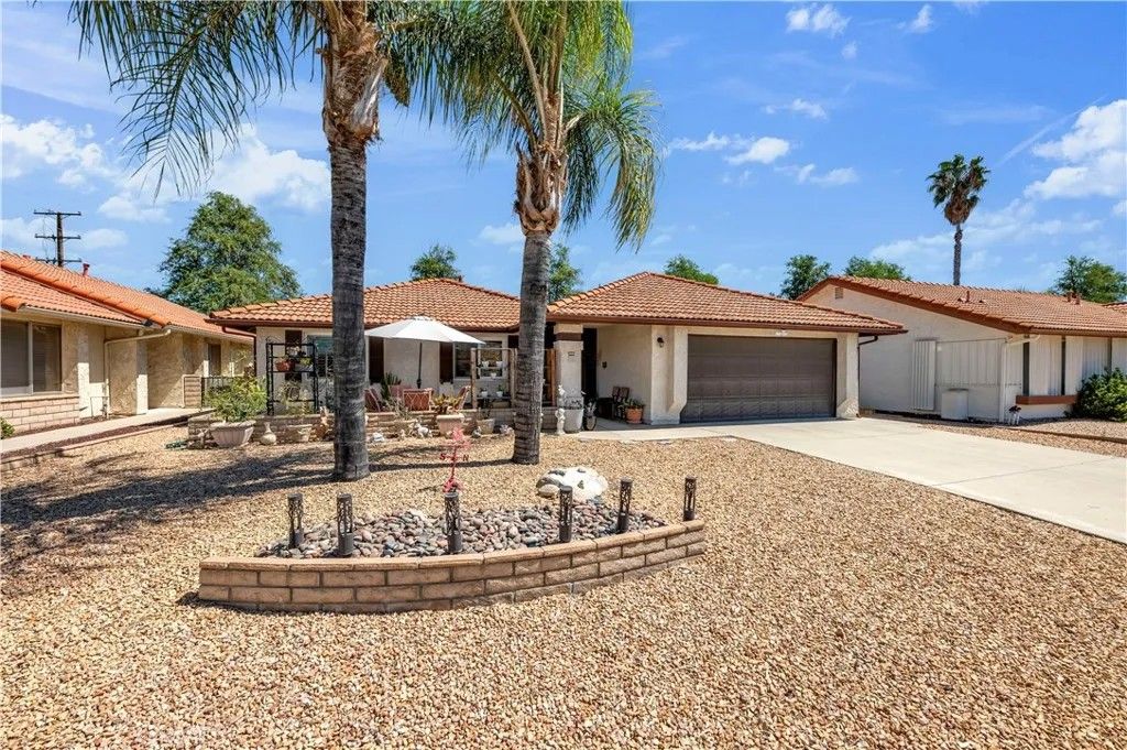 Photo of 1114 Bottle Tree Way, Hemet, CA 92545 (MLS # SW26064328)