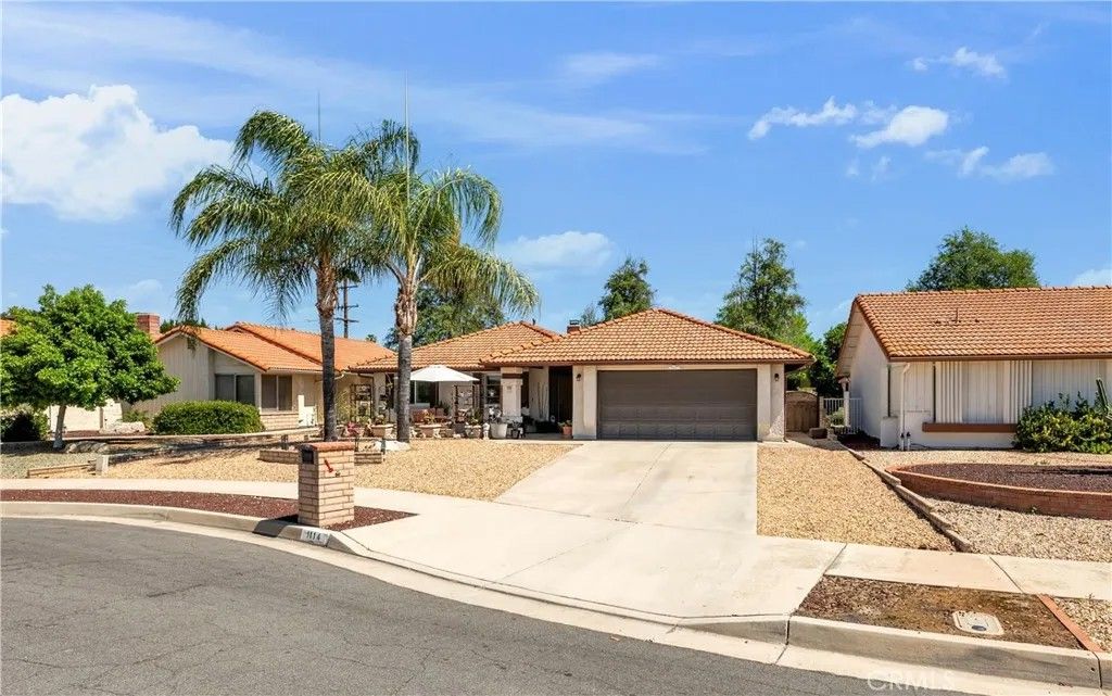Photo of 1114 Bottle Tree Way, Hemet, CA 92545 (MLS # SW26064328)