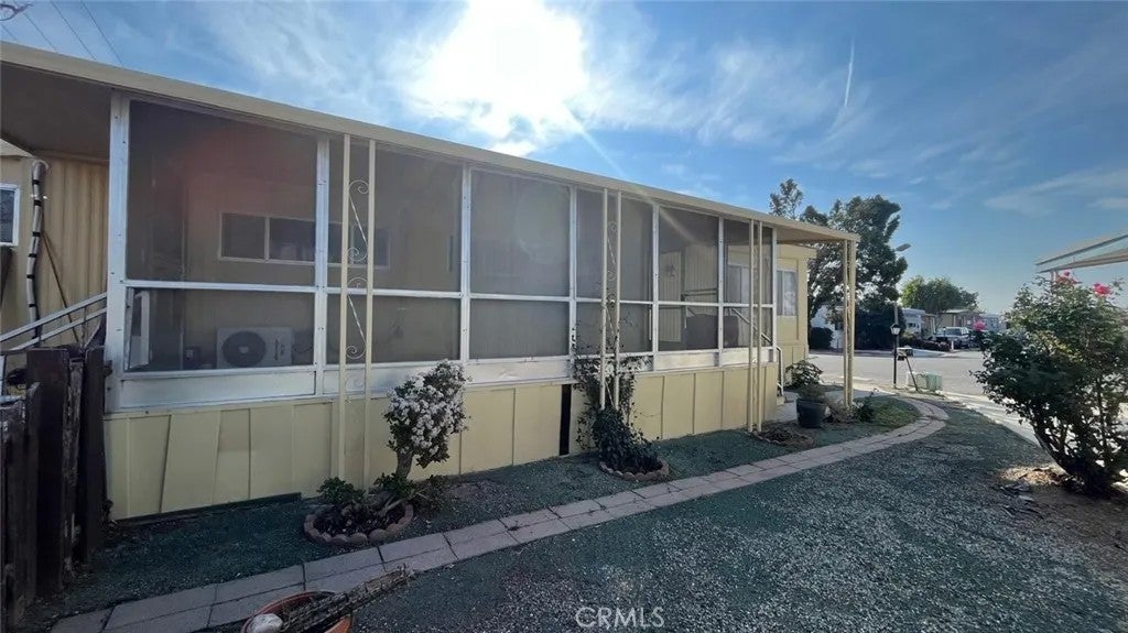 Photo of 36 Round Table Dr #36, Riverside, CA 92507 (MLS # PW26121551)