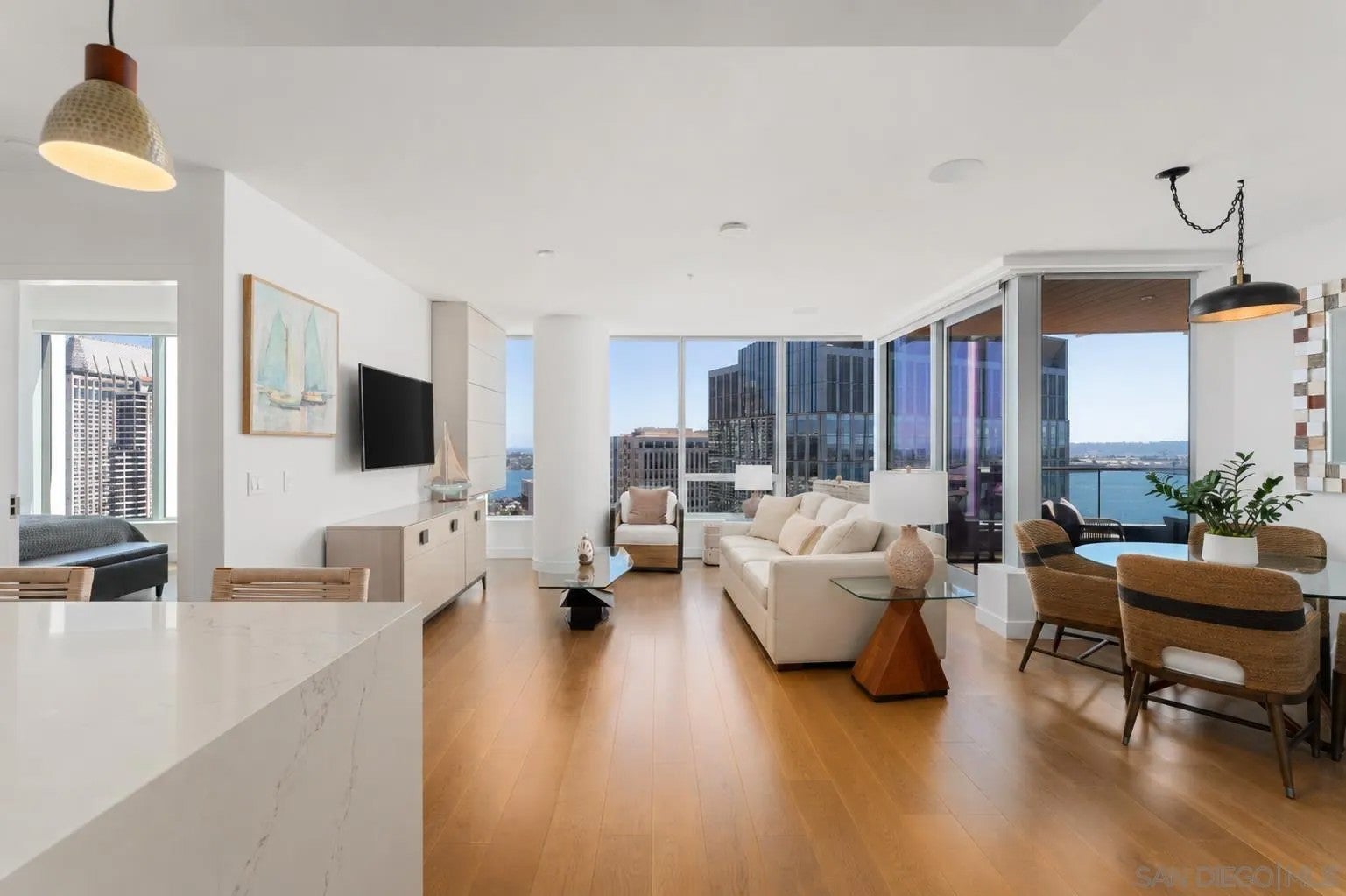 888 W E Street 2203