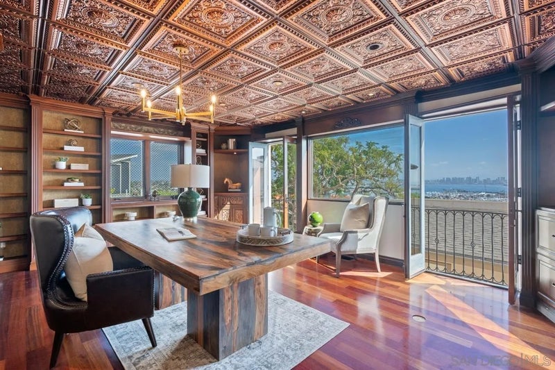 3235 Harbor View Dr