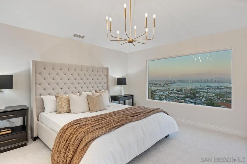 3235 Harbor View Dr
