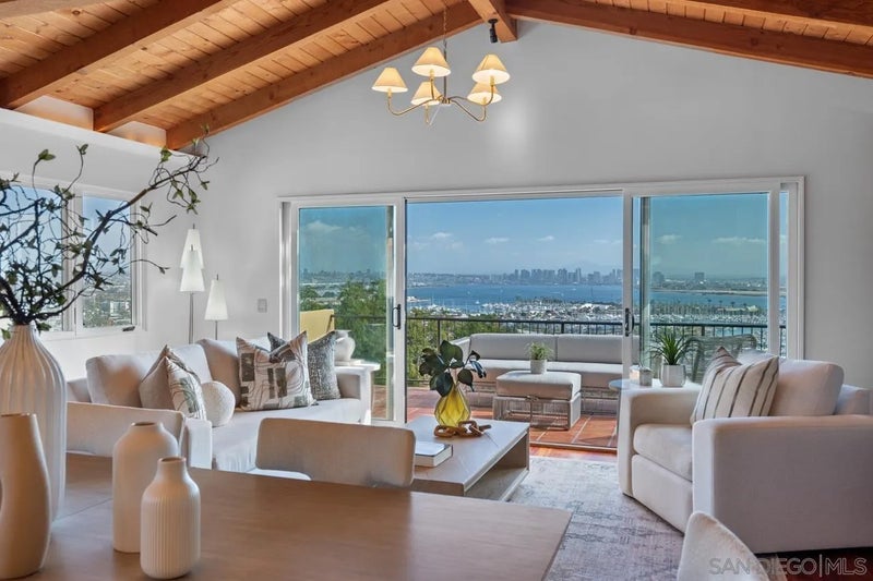 3235 Harbor View Dr
