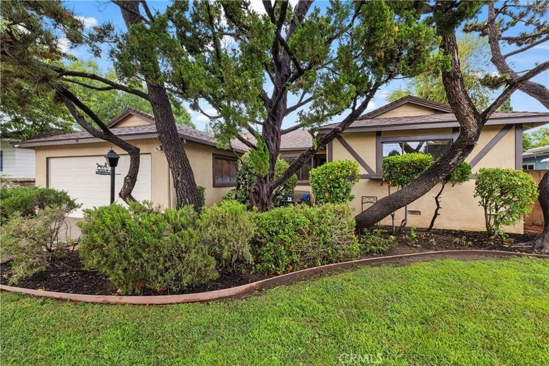 15944 Gledhill