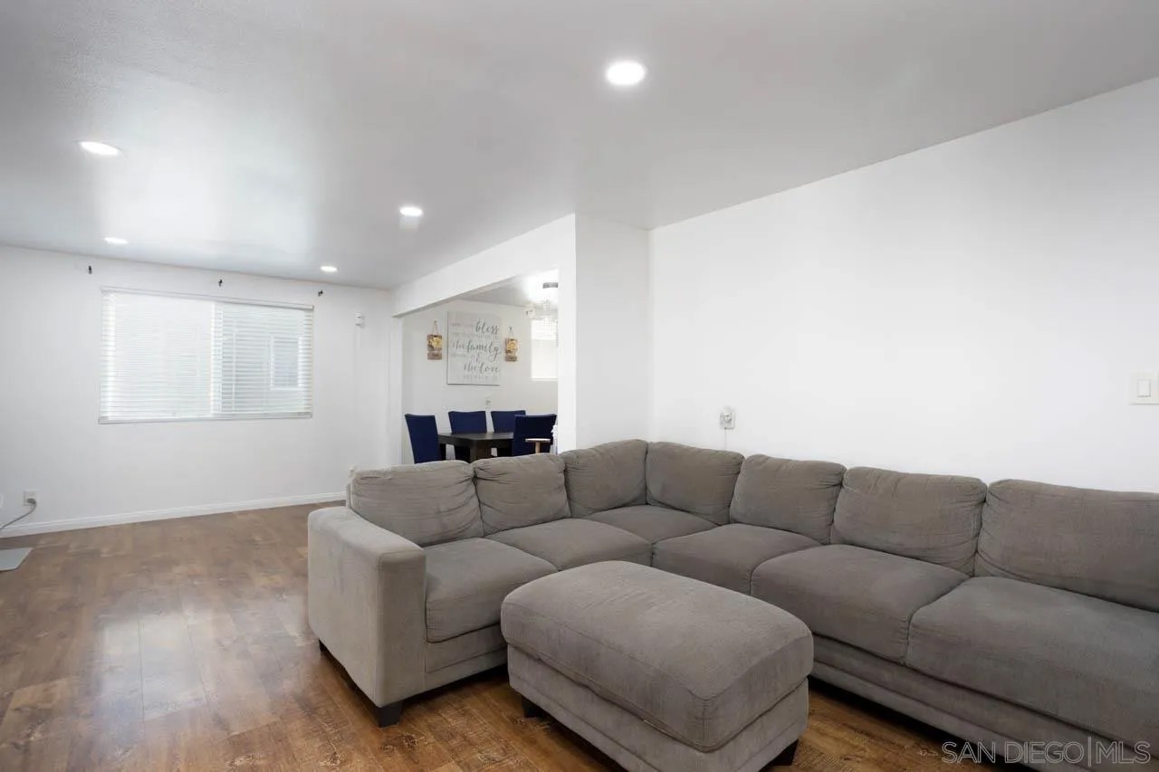 71 E L Street