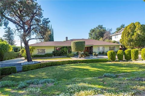 Photo of 569 N Barranca Avenue, Glendora, CA 91741 (MLS # CV26021030)