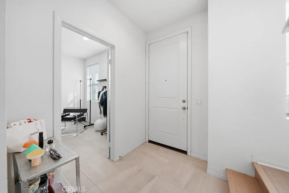 6931 Magnolia