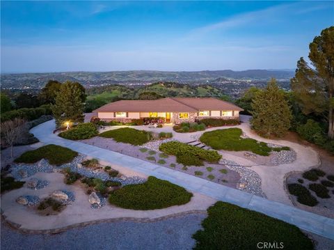 Photo of 10605 San Marcos Rd, Atascadero, CA 93422 (MLS # NS26055076)