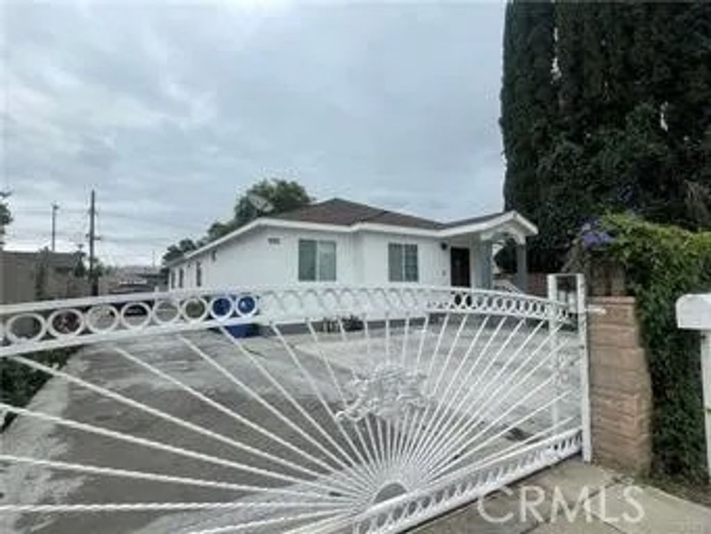 Photo of 22029 Covello, Canoga Park, CA 91303 (MLS # SR25267869)