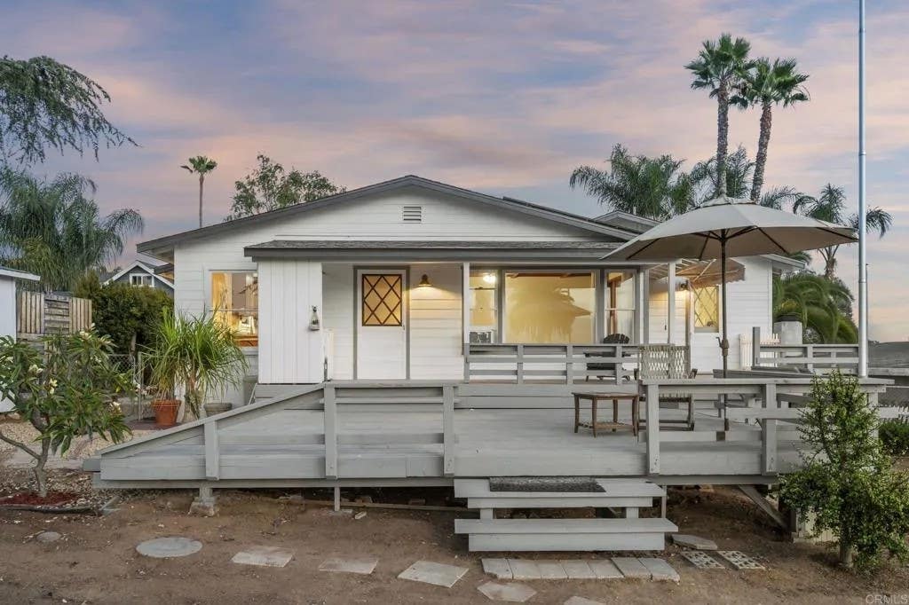 Photo of 1330 Tower Drive, Vista, CA 92083 (MLS # NDP2606355)